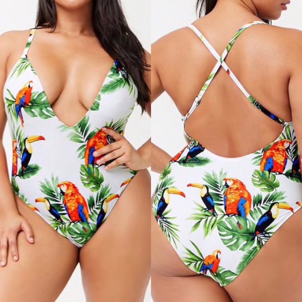 ⭐️HOST PICK⭐️ Plus-size one piece parrot print swimsuit
